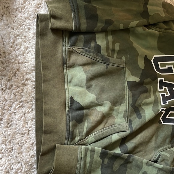 Gap Camo Hoodie - Picture 2 of 3